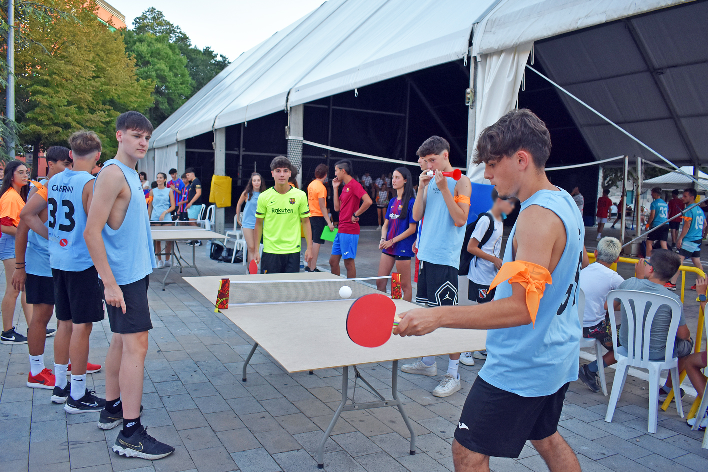 Competició dels Kampionats Esportius Nocturns (KEN) a la plaça de Sant Joan, dins de la Festa Major de Súria 2024.