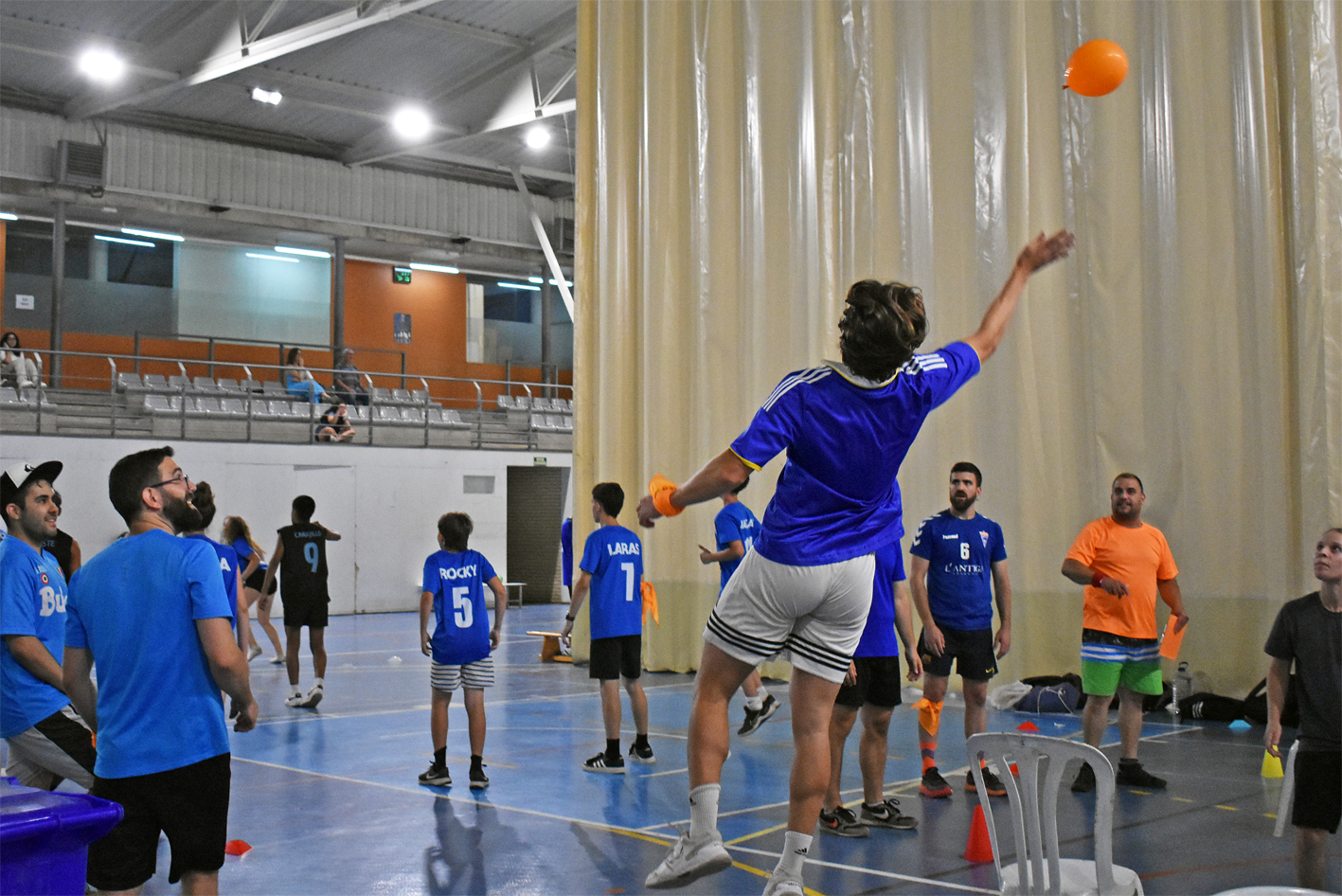 Competició dels Kampionats Esportius Nocturns (KEN) al Pavelló Municipal d'Esports, dins de la Festa Major de Súria 2024.