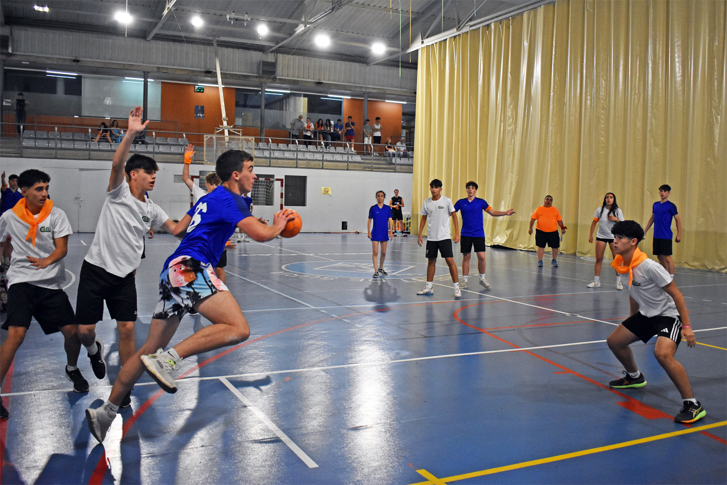 Competició dels Kampionats Esportius Nocturns (KEN) al Pavelló Municipal d'Esports, dins de la Festa Major de Súria 2024.