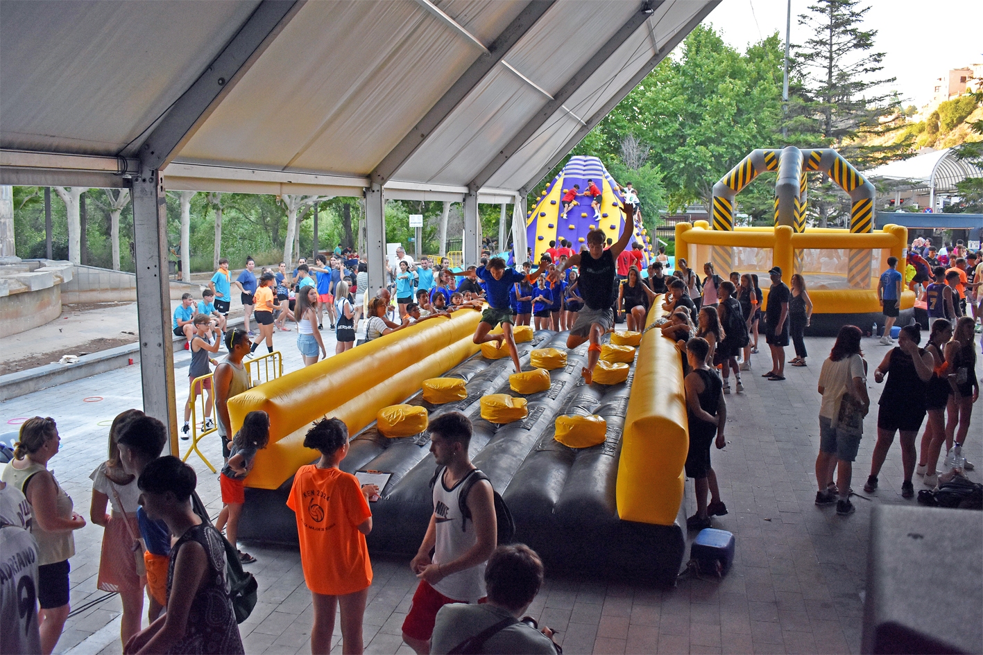 Darrera jornada dels Kampionats Esportius Nocturns (KEN) a la plaça de Sant Joan, dins de la Festa Major de Súria 2024.
