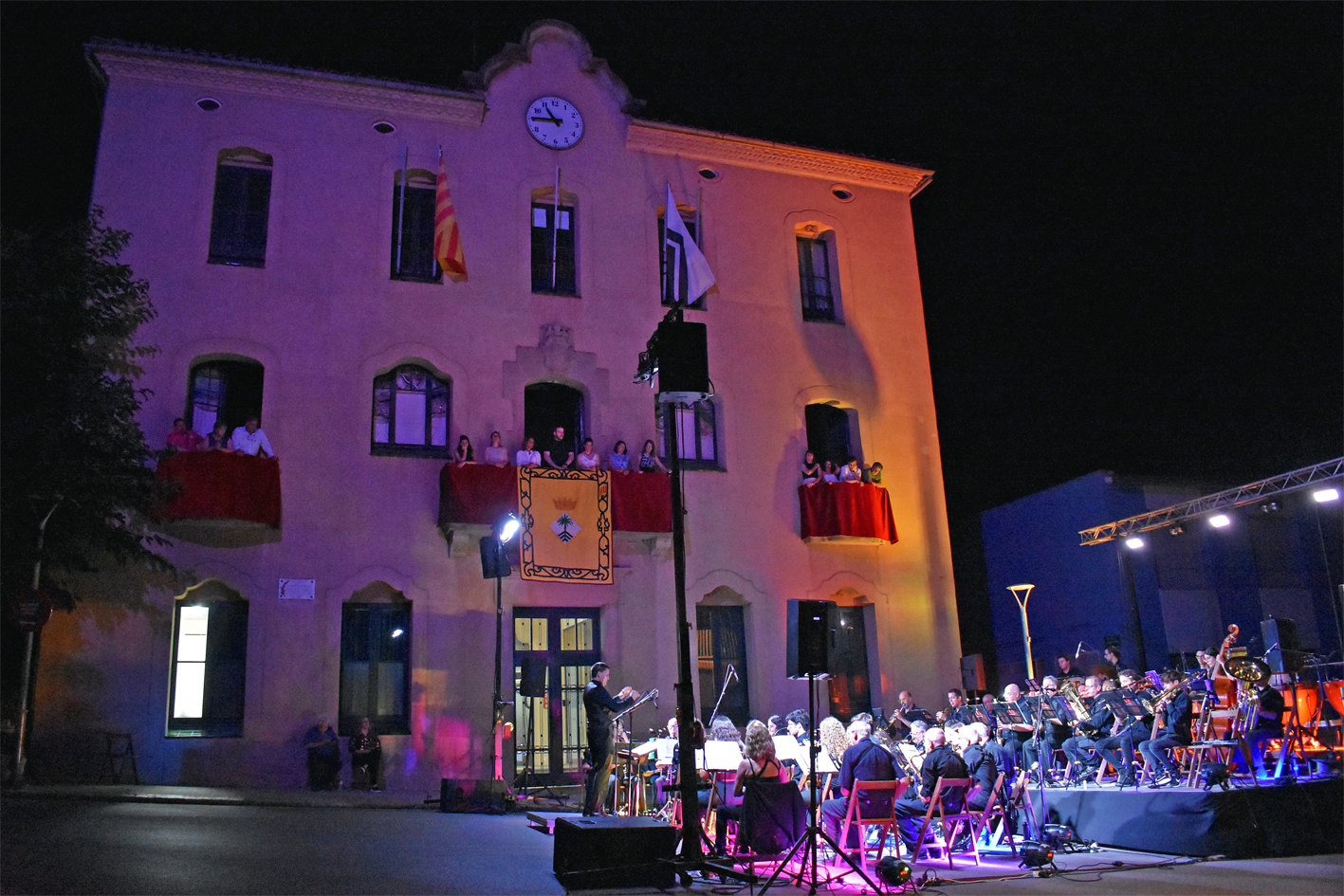 Tocades al davant de la Casa de la Vila amb la Unió Musical del Bages, dins de la Festa Major de Súria 2024.