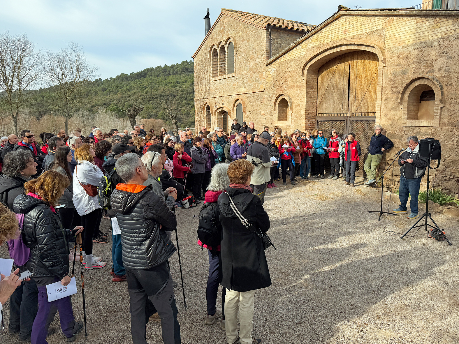Imatge de la visita patrimonial a la Vila dâ€™ArgenÃ§ola (Castellnou de Bages), dins del programa de la Festa de Sant SebastiÃ .