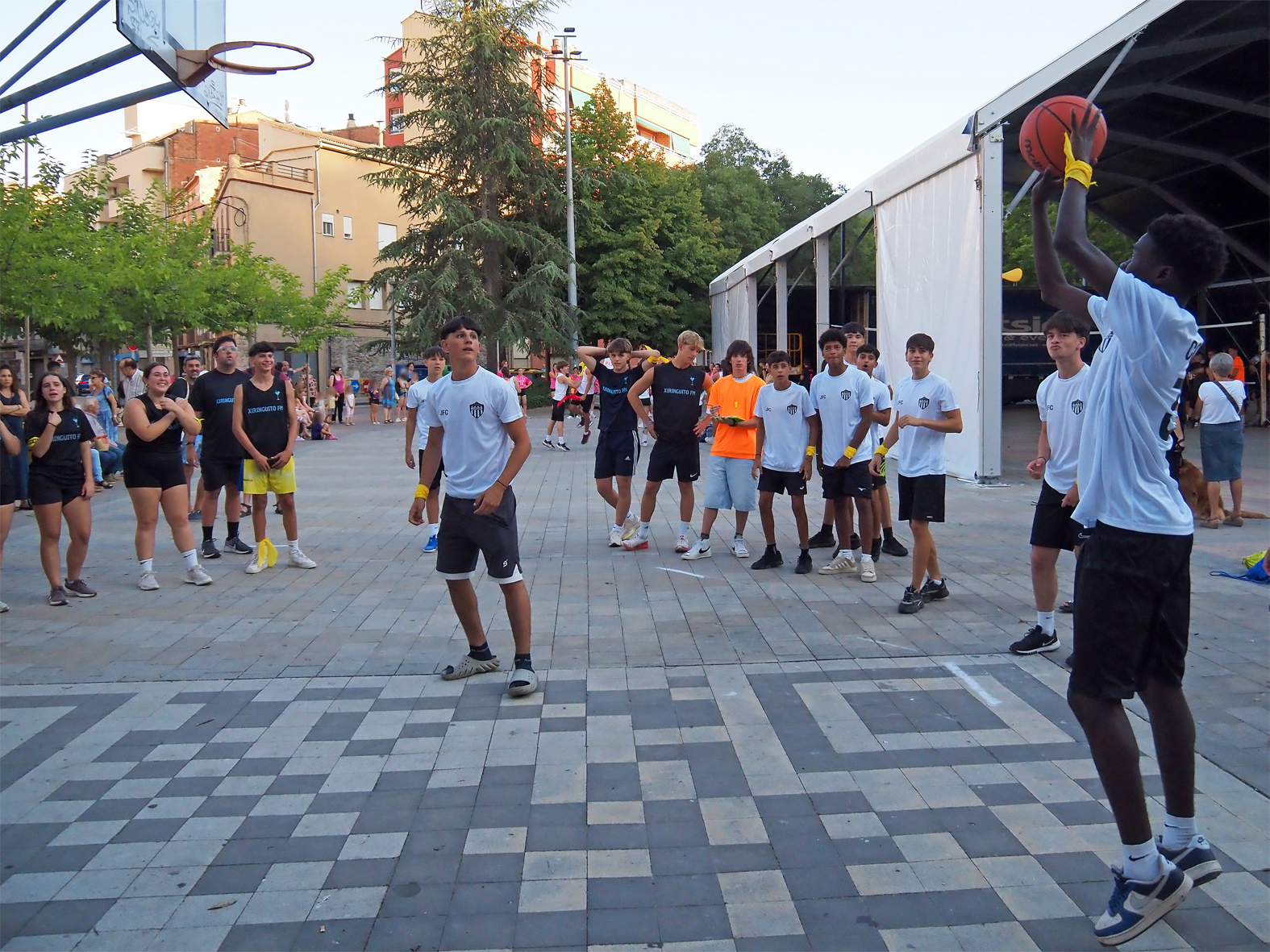 Competició dels Kampionats Esportius Nocturns (KEN), dins del programa de la Festa Major de Súria 2025.